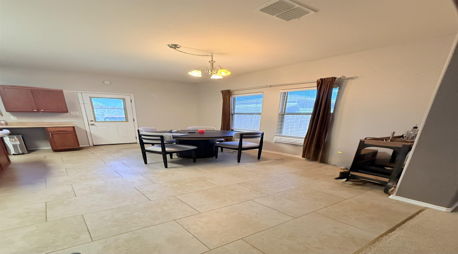 1618 Padre Island Ct, LAREDO, Texas 78045, 3 Bedrooms Bedrooms, 5 Rooms Rooms,2 BathroomsBathrooms,Residential,For Sale,1618 Padre Island Ct,20261371