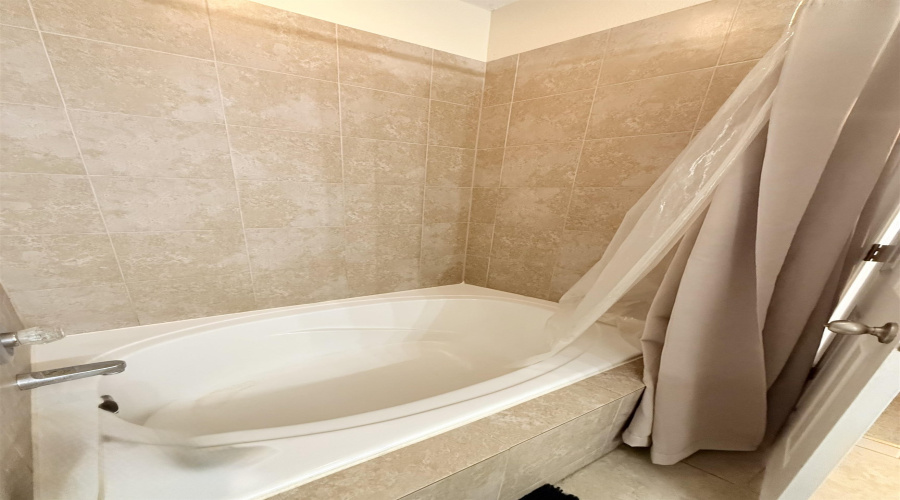 1618 Padre Island Ct, LAREDO, Texas 78045, 3 Bedrooms Bedrooms, 5 Rooms Rooms,2 BathroomsBathrooms,Residential,For Sale,1618 Padre Island Ct,20261371