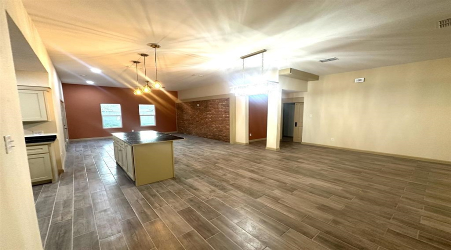 1202 Beverly Dr, Laredo, Texas 78045, 4 Bedrooms Bedrooms, 8 Rooms Rooms,3 BathroomsBathrooms,Residential,For Rent,1202 Beverly Dr,20261373