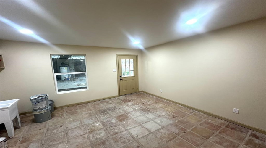 1202 Beverly Dr, Laredo, Texas 78045, 4 Bedrooms Bedrooms, 8 Rooms Rooms,3 BathroomsBathrooms,Residential,For Rent,1202 Beverly Dr,20261373