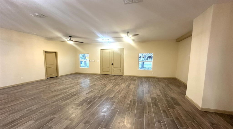 1202 Beverly Dr, Laredo, Texas 78045, 4 Bedrooms Bedrooms, 8 Rooms Rooms,3 BathroomsBathrooms,Residential,For Rent,1202 Beverly Dr,20261373