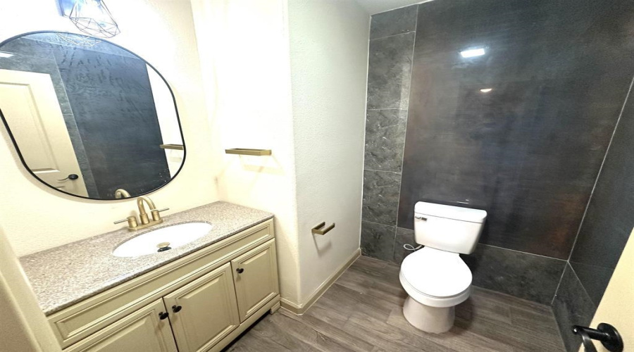 1202 Beverly Dr, Laredo, Texas 78045, 4 Bedrooms Bedrooms, 8 Rooms Rooms,3 BathroomsBathrooms,Residential,For Rent,1202 Beverly Dr,20261373