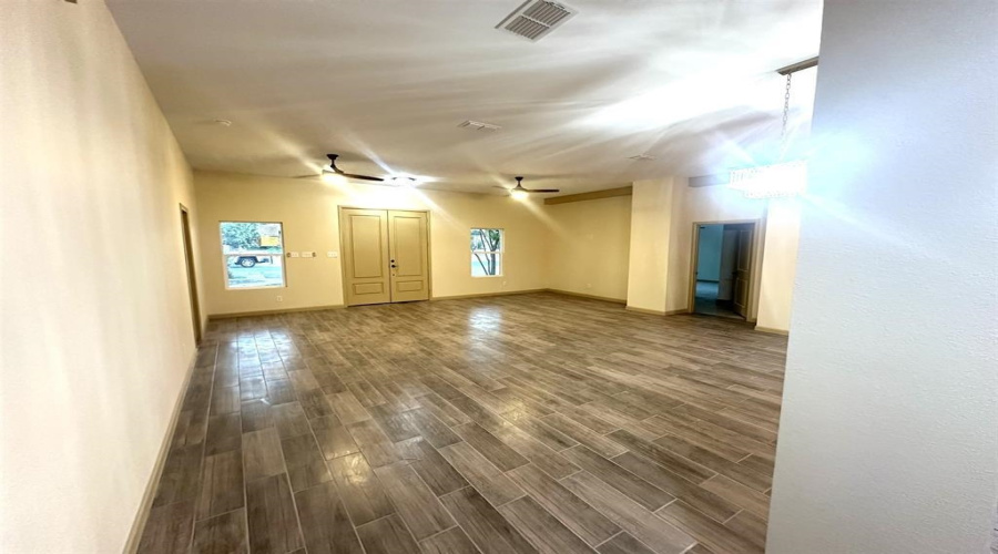 1202 Beverly Dr, Laredo, Texas 78045, 4 Bedrooms Bedrooms, 8 Rooms Rooms,3 BathroomsBathrooms,Residential,For Rent,1202 Beverly Dr,20261373