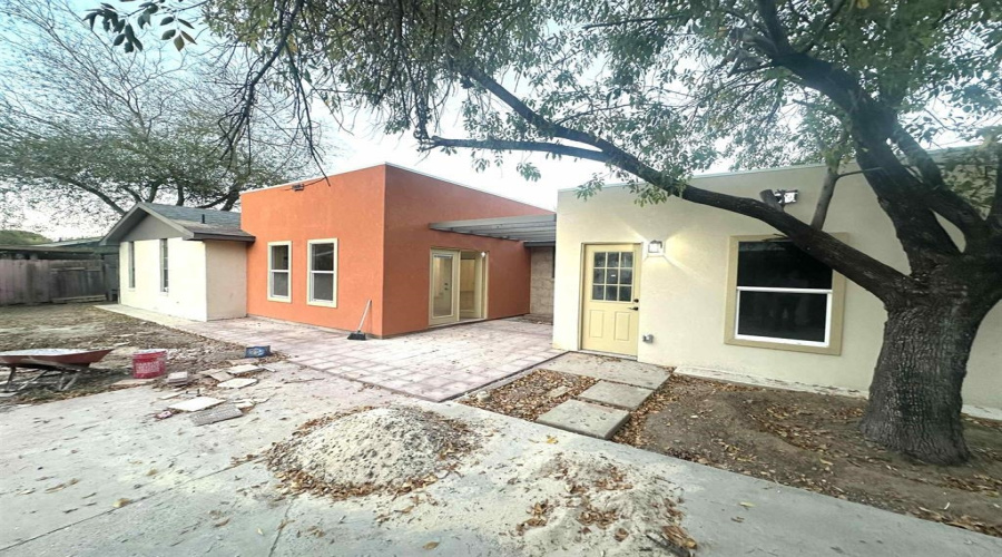 1202 Beverly Dr, Laredo, Texas 78045, 4 Bedrooms Bedrooms, 8 Rooms Rooms,3 BathroomsBathrooms,Residential,For Rent,1202 Beverly Dr,20261373