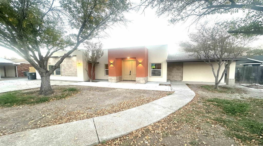 1202 Beverly Dr, Laredo, Texas 78045, 4 Bedrooms Bedrooms, 8 Rooms Rooms,3 BathroomsBathrooms,Residential,For Rent,1202 Beverly Dr,20261373