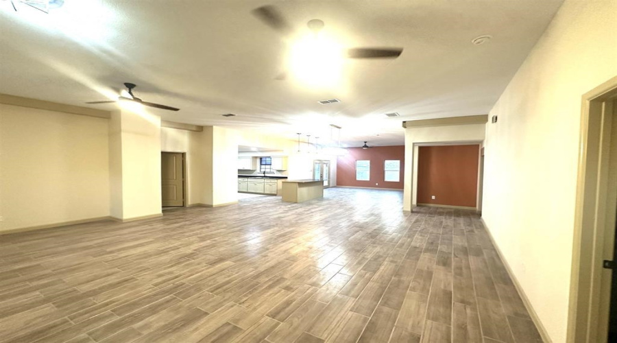 1202 Beverly Dr, Laredo, Texas 78045, 4 Bedrooms Bedrooms, 8 Rooms Rooms,3 BathroomsBathrooms,Residential,For Rent,1202 Beverly Dr,20261373