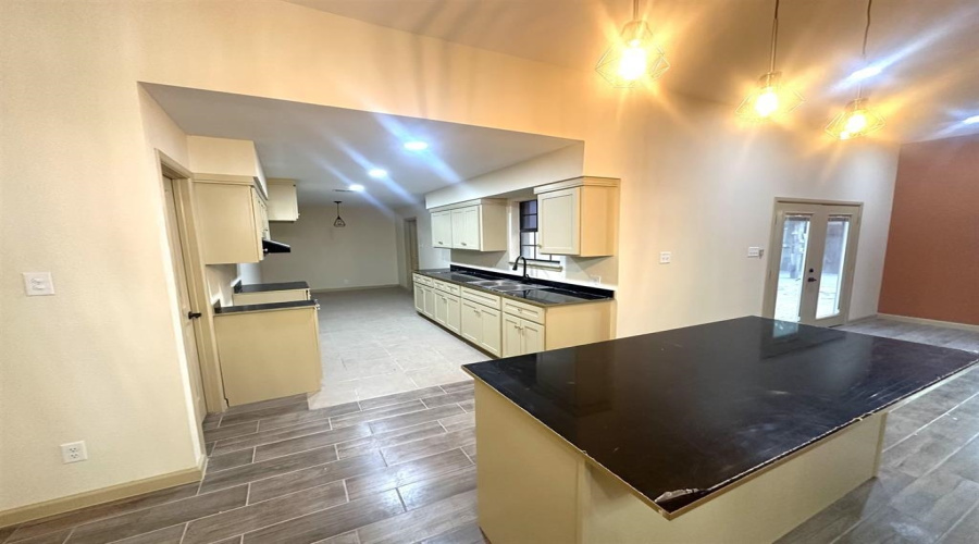 1202 Beverly Dr, Laredo, Texas 78045, 4 Bedrooms Bedrooms, 8 Rooms Rooms,3 BathroomsBathrooms,Residential,For Rent,1202 Beverly Dr,20261373