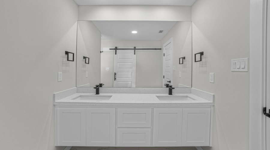 126 Faith Dr., LAREDO, Texas 78043, 3 Bedrooms Bedrooms, 5 Rooms Rooms,2 BathroomsBathrooms,Residential,For Sale,126 Faith Dr.,20261376