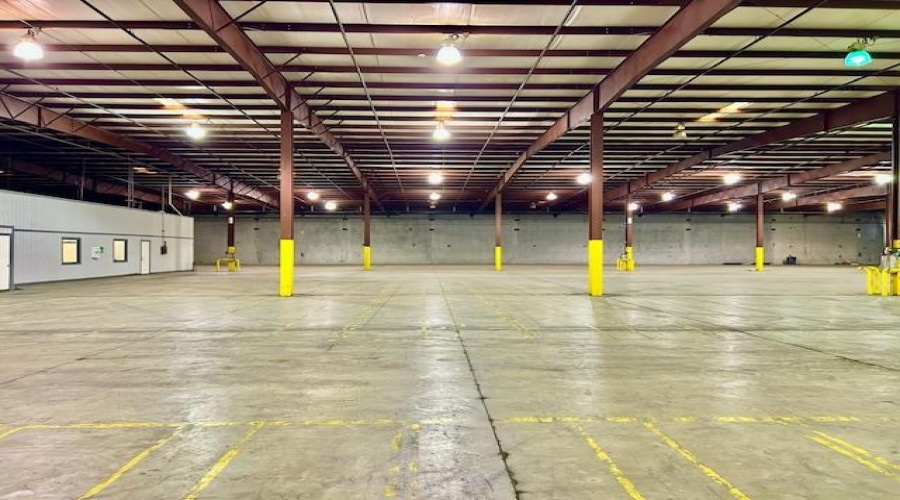 14709 Atlanta Dr, Laredo, Texas 78045, 1 Bedroom Bedrooms, 21 Rooms Rooms,1 BathroomBathrooms,Commercial/industrial,For Rent,14709 Atlanta Dr,20261385