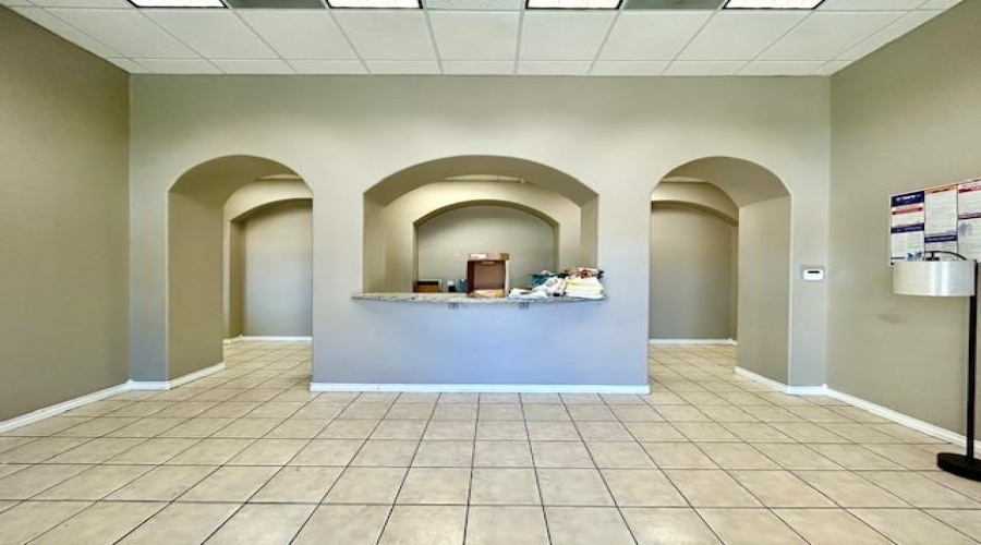 14709 Atlanta Dr, Laredo, Texas 78045, 1 Bedroom Bedrooms, 21 Rooms Rooms,1 BathroomBathrooms,Commercial/industrial,For Rent,14709 Atlanta Dr,20261385