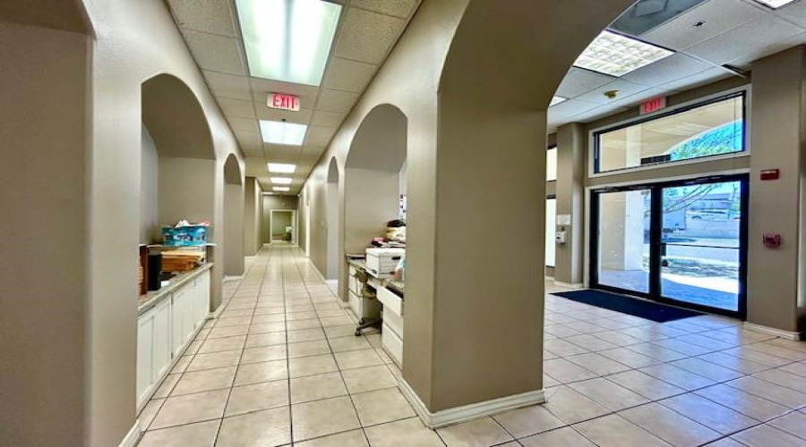 14709 Atlanta Dr, Laredo, Texas 78045, 1 Bedroom Bedrooms, 21 Rooms Rooms,1 BathroomBathrooms,Commercial/industrial,For Rent,14709 Atlanta Dr,20261385