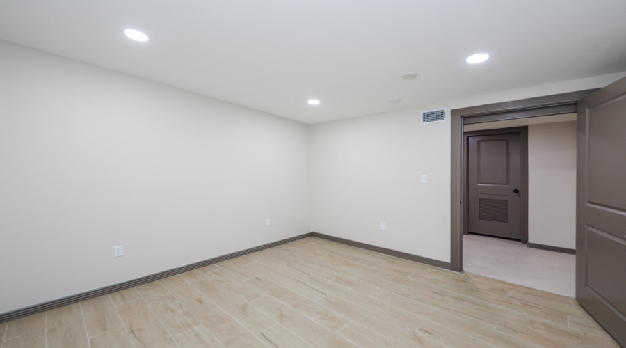 104 E Calton Rd, Laredo, Texas 78041, 1 Room Rooms,2 BathroomsBathrooms,Commercial retail/office,For Rent,104 E Calton Rd,20261381