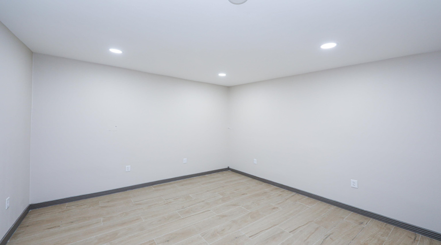 104 E Calton Rd, Laredo, Texas 78041, 1 Room Rooms,2 BathroomsBathrooms,Commercial retail/office,For Rent,104 E Calton Rd,20261381