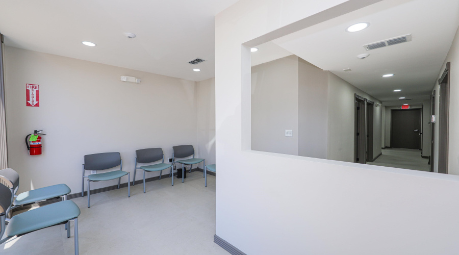 104 E Calton Rd, Laredo, Texas 78041, 1 Room Rooms,2 BathroomsBathrooms,Commercial retail/office,For Rent,104 E Calton Rd,20261381