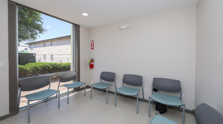 104 E Calton Rd, Laredo, Texas 78041, 1 Room Rooms,2 BathroomsBathrooms,Commercial retail/office,For Rent,104 E Calton Rd,20261381