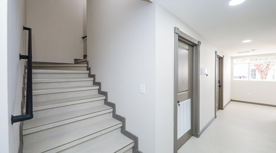 104 E Calton Rd, Laredo, Texas 78041, 1 Room Rooms,2 BathroomsBathrooms,Commercial retail/office,For Rent,104 E Calton Rd,20261381