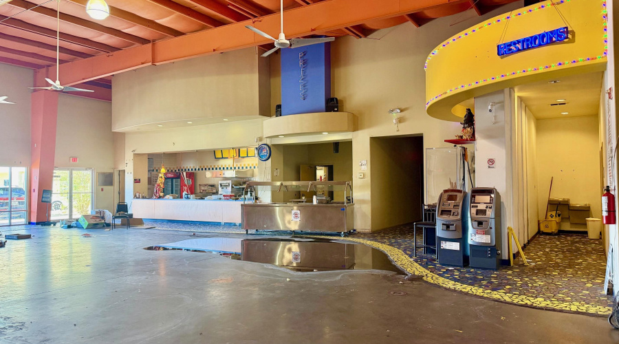 2322 Jacaman Rd, Laredo, Texas 78041, 1 Room Rooms,4 BathroomsBathrooms,Commercial retail/office,For Rent,2322 Jacaman Rd,20261384