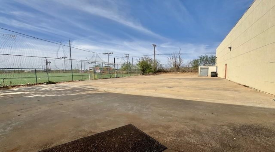 2322 Jacaman Rd, Laredo, Texas 78041, 1 Room Rooms,4 BathroomsBathrooms,Commercial retail/office,For Rent,2322 Jacaman Rd,20261384