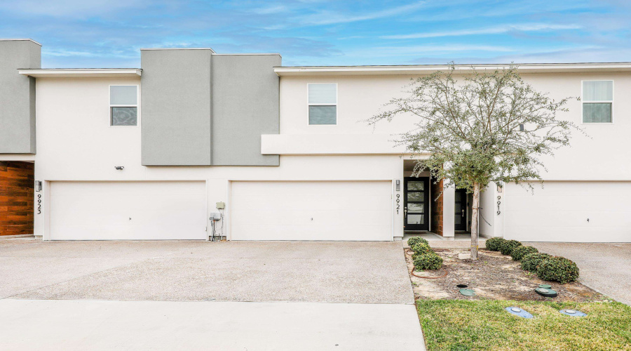 9921 Borna, LAREDO, Texas 78045, 3 Bedrooms Bedrooms, 7 Rooms Rooms,2 BathroomsBathrooms,Residential,For Rent,9921 Borna,20261378