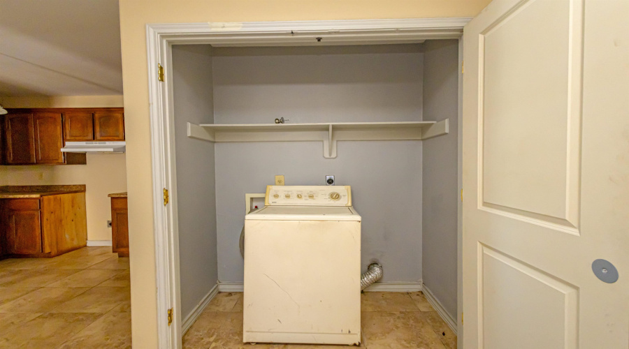 4416 Wild Flower Ave, Laredo, Texas 78045, 3 Bedrooms Bedrooms, 5 Rooms Rooms,2 BathroomsBathrooms,Residential,For Sale,4416 Wild Flower Ave,20261380