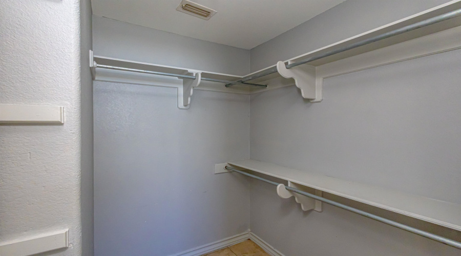 4416 Wild Flower Ave, Laredo, Texas 78045, 3 Bedrooms Bedrooms, 5 Rooms Rooms,2 BathroomsBathrooms,Residential,For Sale,4416 Wild Flower Ave,20261380