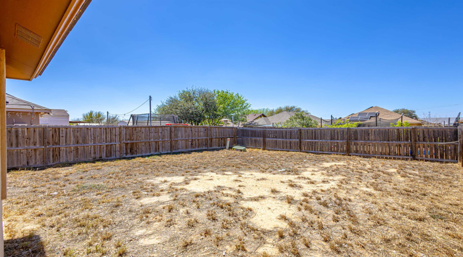 4416 Wild Flower Ave, Laredo, Texas 78045, 3 Bedrooms Bedrooms, 5 Rooms Rooms,2 BathroomsBathrooms,Residential,For Sale,4416 Wild Flower Ave,20261380