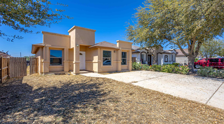 4416 Wild Flower Ave, Laredo, Texas 78045, 3 Bedrooms Bedrooms, 5 Rooms Rooms,2 BathroomsBathrooms,Residential,For Sale,4416 Wild Flower Ave,20261380