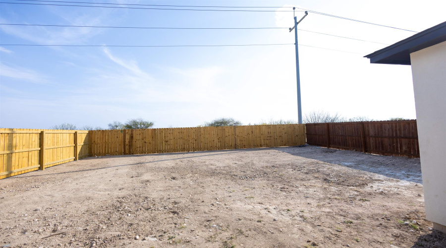 6929 Molinos Dr, Laredo, Texas 78046, 3 Bedrooms Bedrooms, 6 Rooms Rooms,2 BathroomsBathrooms,Residential,For Sale,6929 Molinos Dr,20261382