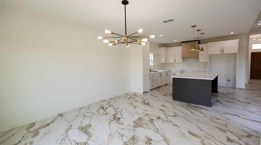 6929 Molinos Dr, Laredo, Texas 78046, 3 Bedrooms Bedrooms, 6 Rooms Rooms,2 BathroomsBathrooms,Residential,For Sale,6929 Molinos Dr,20261382