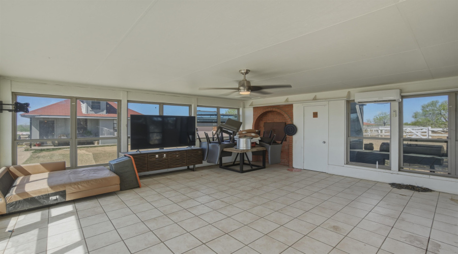 226 Pearson Moss Ln, Laredo, Texas 78045, 3 Bedrooms Bedrooms, 8 Rooms Rooms,2 BathroomsBathrooms,Residential,For Sale,226 Pearson Moss Ln,20261383