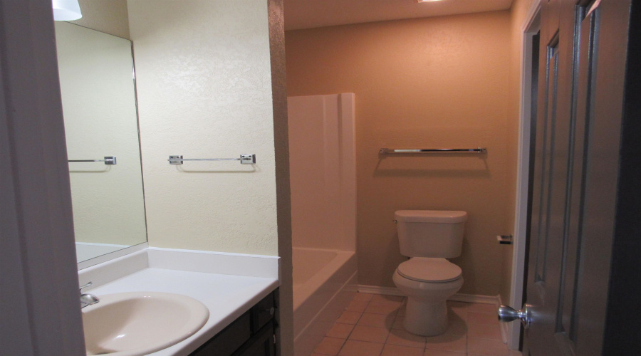 104 Belaire Dr, Laredo, Texas 78041, 2 Bedrooms Bedrooms, 4 Rooms Rooms,2 BathroomsBathrooms,Residential,For Rent,104 Belaire Dr,20261386