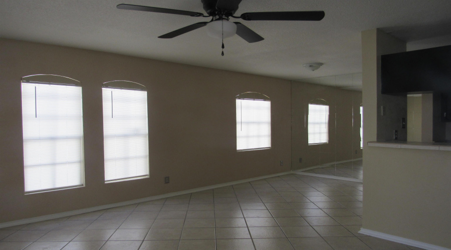 104 Belaire Dr, Laredo, Texas 78041, 2 Bedrooms Bedrooms, 4 Rooms Rooms,2 BathroomsBathrooms,Residential,For Rent,104 Belaire Dr,20261386