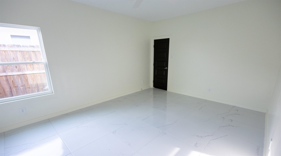 7009 Molinos Dr, Laredo, Texas 78046, 3 Bedrooms Bedrooms, 6 Rooms Rooms,2 BathroomsBathrooms,Residential,For Sale,7009 Molinos Dr,20261388