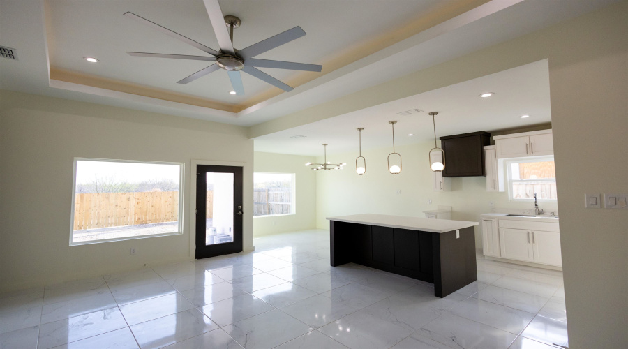 7009 Molinos Dr, Laredo, Texas 78046, 3 Bedrooms Bedrooms, 6 Rooms Rooms,2 BathroomsBathrooms,Residential,For Sale,7009 Molinos Dr,20261388