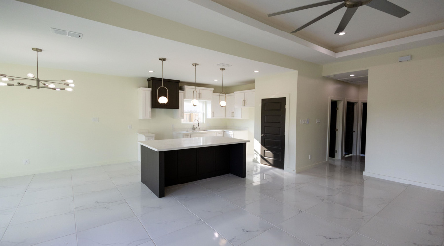 7009 Molinos Dr, Laredo, Texas 78046, 3 Bedrooms Bedrooms, 6 Rooms Rooms,2 BathroomsBathrooms,Residential,For Sale,7009 Molinos Dr,20261388