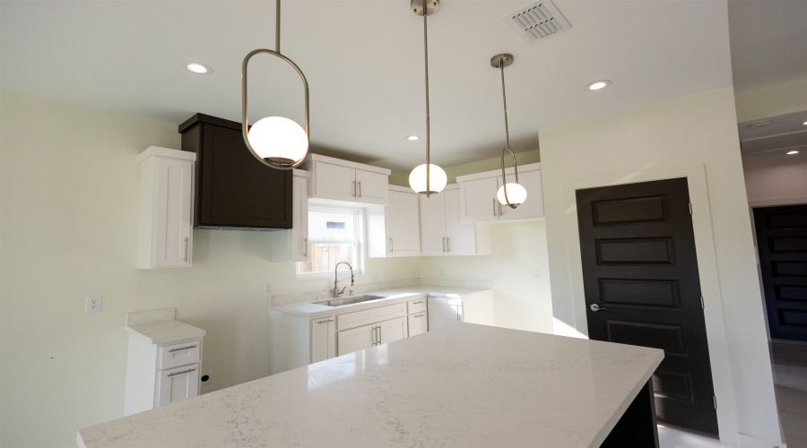 7009 Molinos Dr, Laredo, Texas 78046, 3 Bedrooms Bedrooms, 6 Rooms Rooms,2 BathroomsBathrooms,Residential,For Sale,7009 Molinos Dr,20261388