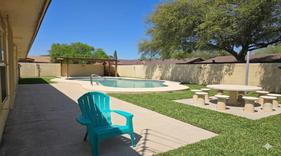 108 Delaware St, Laredo, Texas 78041, 3 Bedrooms Bedrooms, 6 Rooms Rooms,2 BathroomsBathrooms,Residential,For Sale,108 Delaware St,20261389