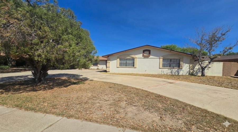 108 Delaware St, Laredo, Texas 78041, 3 Bedrooms Bedrooms, 6 Rooms Rooms,2 BathroomsBathrooms,Residential,For Sale,108 Delaware St,20261389
