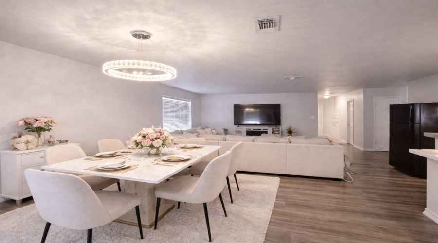 108 Delaware St, Laredo, Texas 78041, 3 Bedrooms Bedrooms, 6 Rooms Rooms,2 BathroomsBathrooms,Residential,For Sale,108 Delaware St,20261389