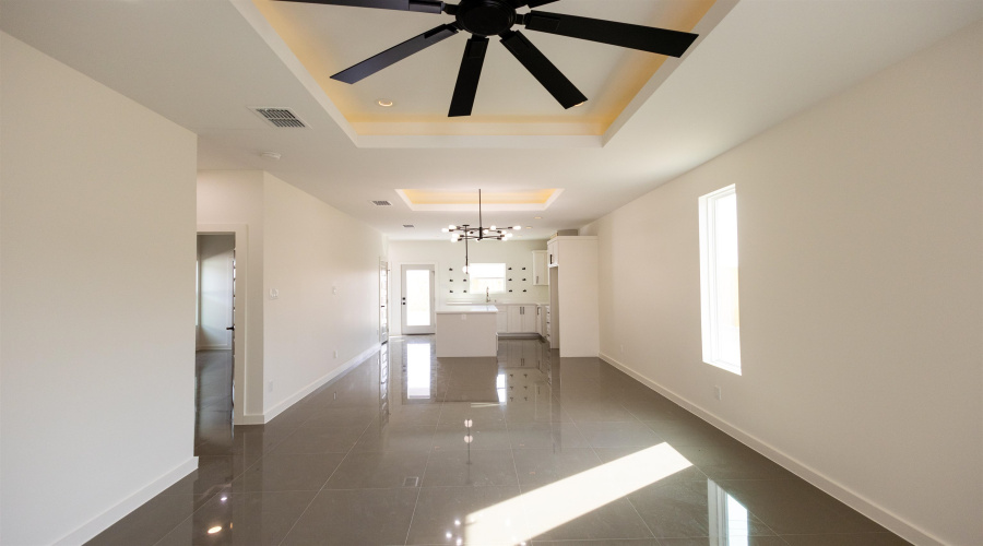 6931 Molinos Dr, Laredo, Texas 78046, 3 Bedrooms Bedrooms, 6 Rooms Rooms,2 BathroomsBathrooms,Residential,For Sale,6931 Molinos Dr,20261390