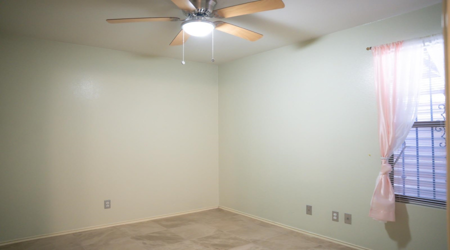 4447 Vientos Rd, Laredo, Texas 78046, 2 Bedrooms Bedrooms, 4 Rooms Rooms,1 BathroomBathrooms,Residential,For Sale,4447 Vientos Rd,20261391