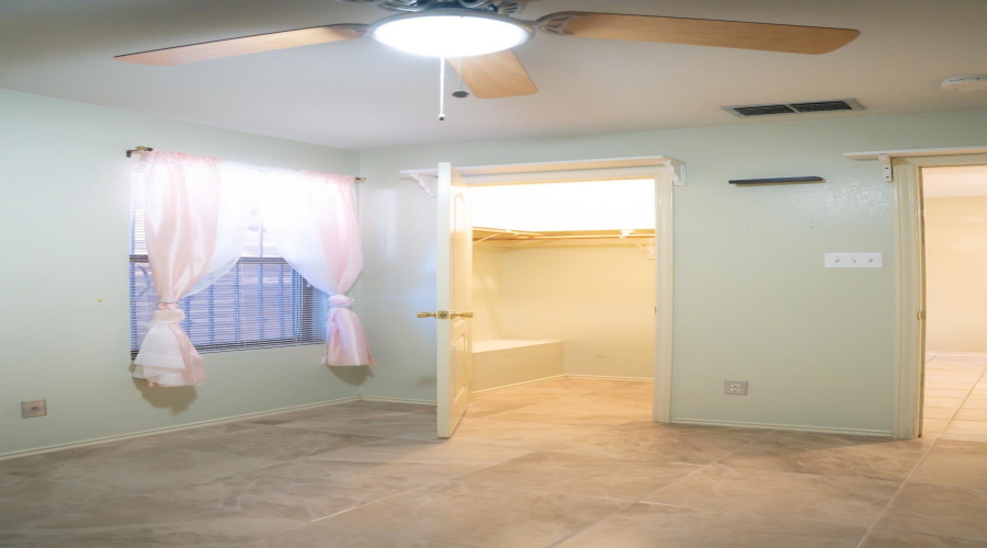 4447 Vientos Rd, Laredo, Texas 78046, 2 Bedrooms Bedrooms, 4 Rooms Rooms,1 BathroomBathrooms,Residential,For Sale,4447 Vientos Rd,20261391