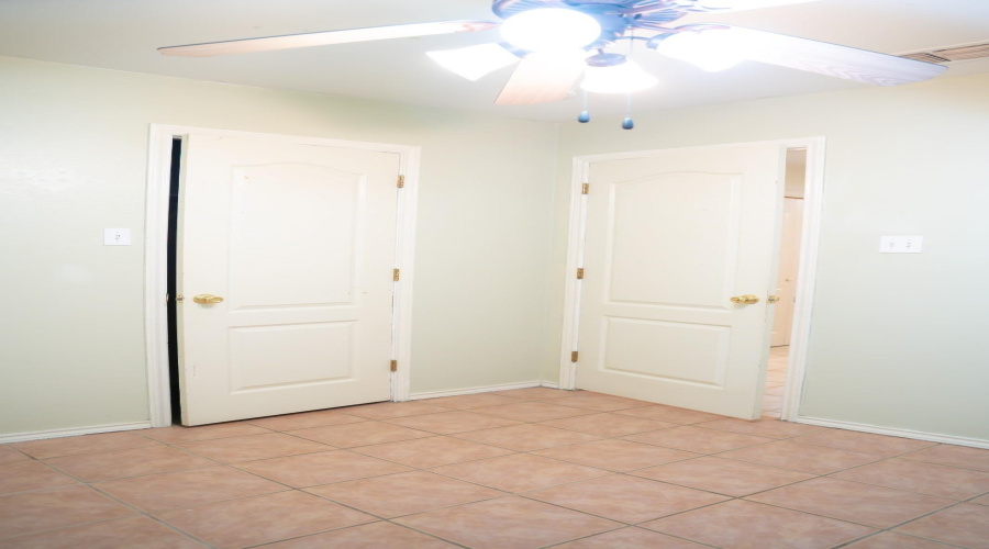 4447 Vientos Rd, Laredo, Texas 78046, 2 Bedrooms Bedrooms, 4 Rooms Rooms,1 BathroomBathrooms,Residential,For Sale,4447 Vientos Rd,20261391