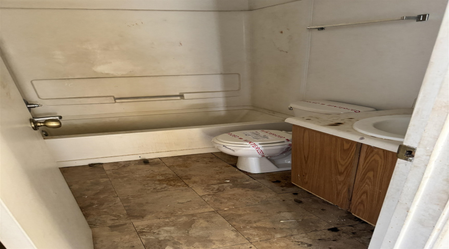 3104 St Isaac Lp, Laredo, Texas 78046, 3 Bedrooms Bedrooms, 5 Rooms Rooms,2 BathroomsBathrooms,Residential,For Sale,3104 St Isaac Lp,20261394