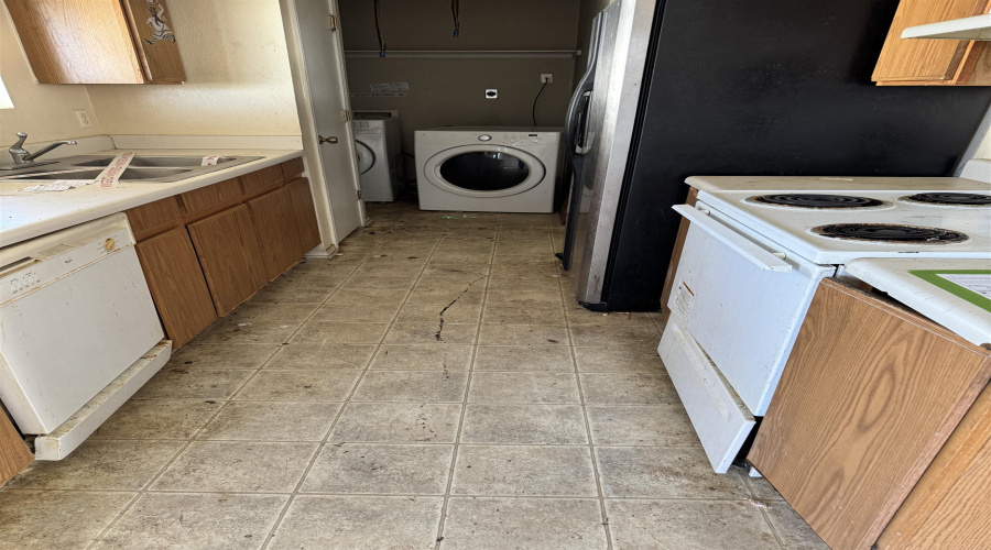 3104 St Isaac Lp, Laredo, Texas 78046, 3 Bedrooms Bedrooms, 5 Rooms Rooms,2 BathroomsBathrooms,Residential,For Sale,3104 St Isaac Lp,20261394