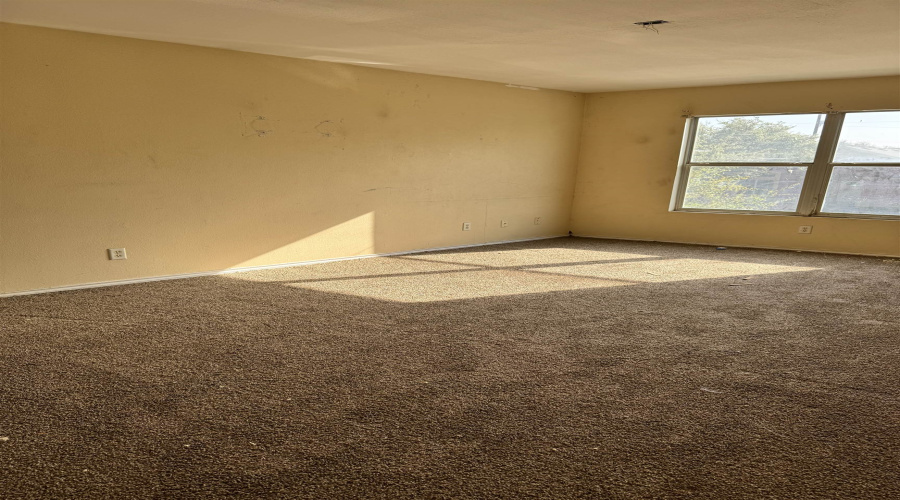 3104 St Isaac Lp, Laredo, Texas 78046, 3 Bedrooms Bedrooms, 5 Rooms Rooms,2 BathroomsBathrooms,Residential,For Sale,3104 St Isaac Lp,20261394