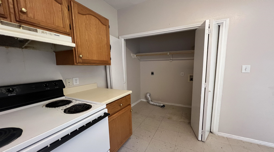 3119 Galveston St, Laredo, Texas 78043, 2 Bedrooms Bedrooms, 4 Rooms Rooms,1 BathroomBathrooms,Residential,For Rent,3119 Galveston St,20261395