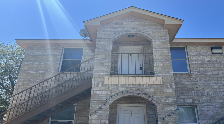 3119 Galveston St, Laredo, Texas 78043, 2 Bedrooms Bedrooms, 4 Rooms Rooms,1 BathroomBathrooms,Residential,For Rent,3119 Galveston St,20261395