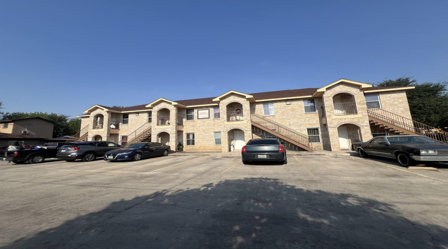 3119 Galveston St, Laredo, Texas 78043, 2 Bedrooms Bedrooms, 4 Rooms Rooms,1 BathroomBathrooms,Residential,For Rent,3119 Galveston St,20261395