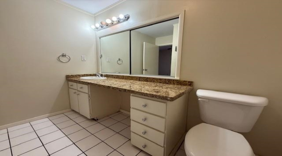 1717 Clark Blvd, Laredo, Texas 78043, 2 Bedrooms Bedrooms, 5 Rooms Rooms,3 BathroomsBathrooms,Residential,For Rent,1717 Clark Blvd,20261396